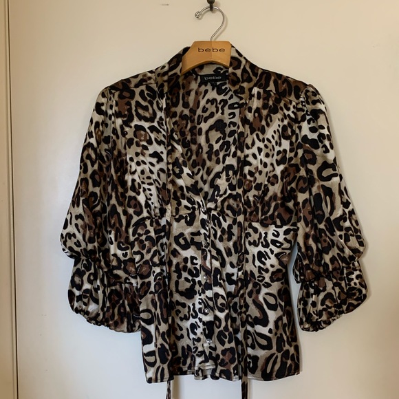 bebe Stand Collar, Silk, Leopard Print Blouse. S. - Picture 3 of 8